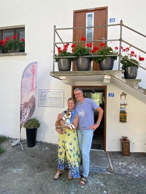 Ferienwohnungen Romantica Und Pacifica - Artdagio Lumnezia Exterior photo